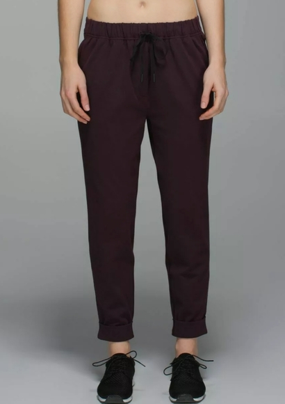 Lululemon Jet Crop Black Cherry Joggers - Picture 3 of 8